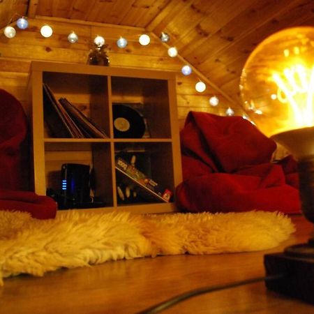 Hut In The Mid. Of Nowhere + Priv Pond+3 Ha Darzkowo Ngoại thất bức ảnh